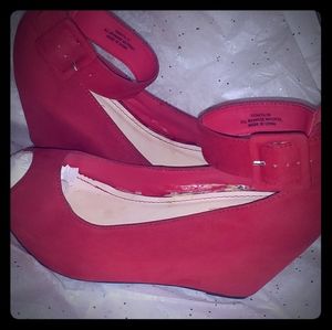 Used** Red Rouge Surde Wedge Sandals